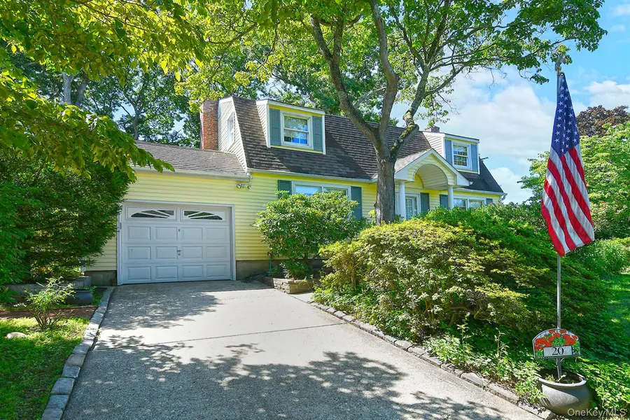 20 Brook Lane, Smithtown, NY 11787 - #3