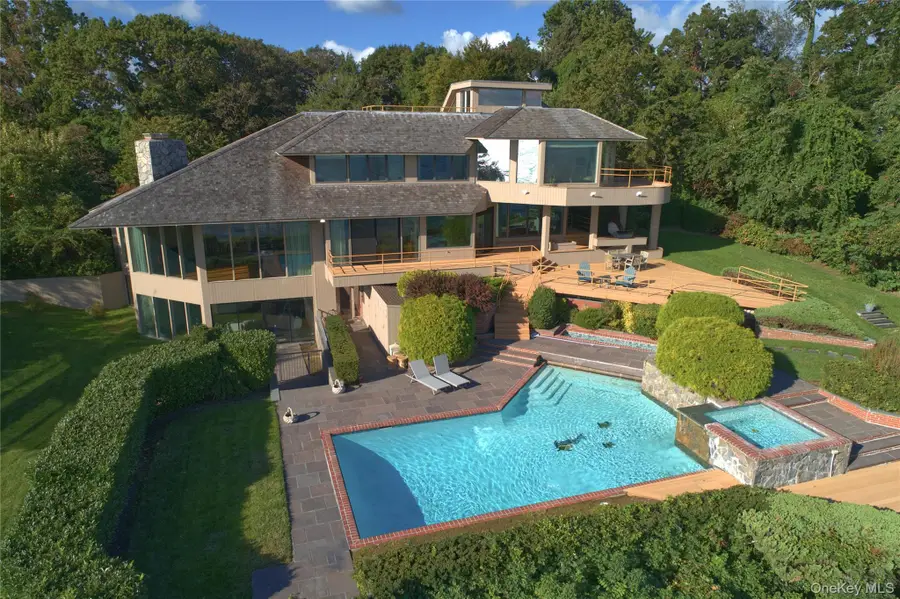 15 Gatsby Lane, Great Neck, NY 11024 - #2