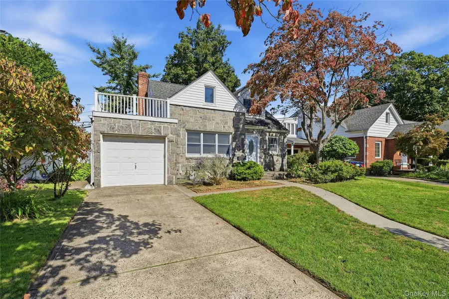 41 Oak Drive, New Hyde Park, NY 11040 - #2