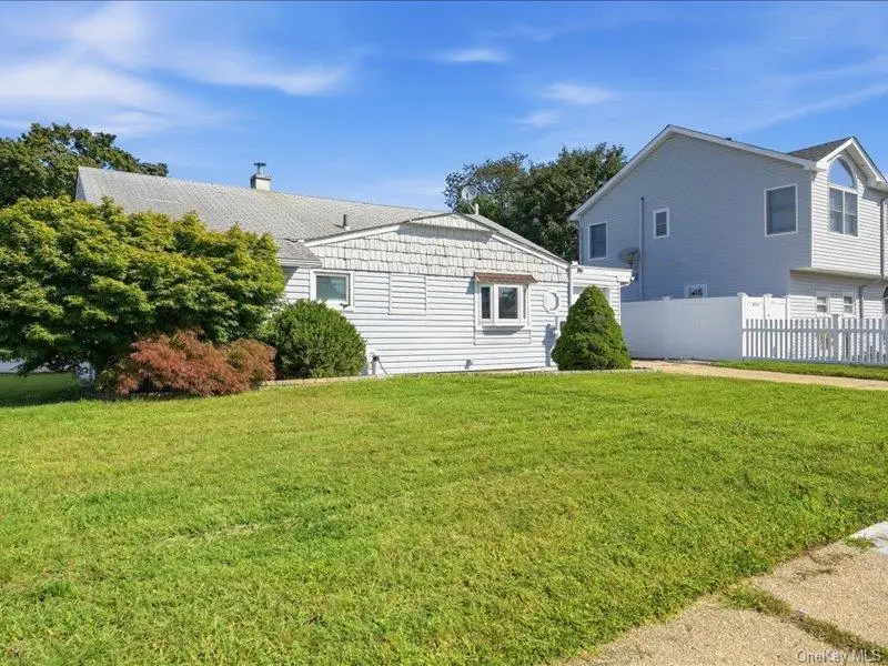 11 Hoover Lane, Bethpage, NY 11714 - #2