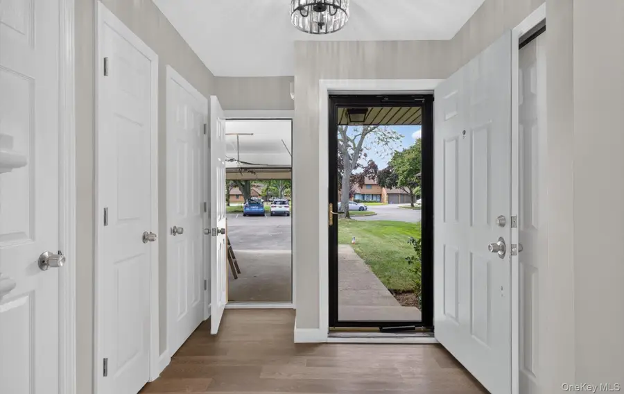 176 Melanie Way, Commack, NY 11725 - #3