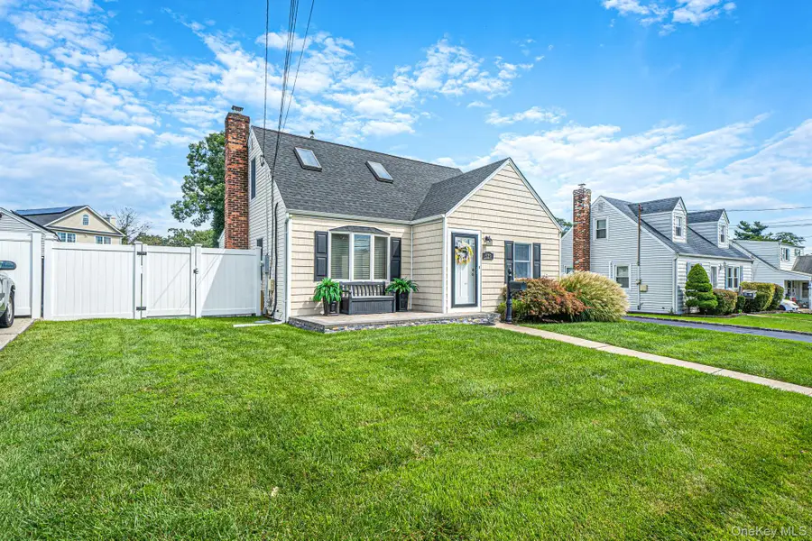 525 Secatogue Avenue, Farmingdale, NY 11735 - #3