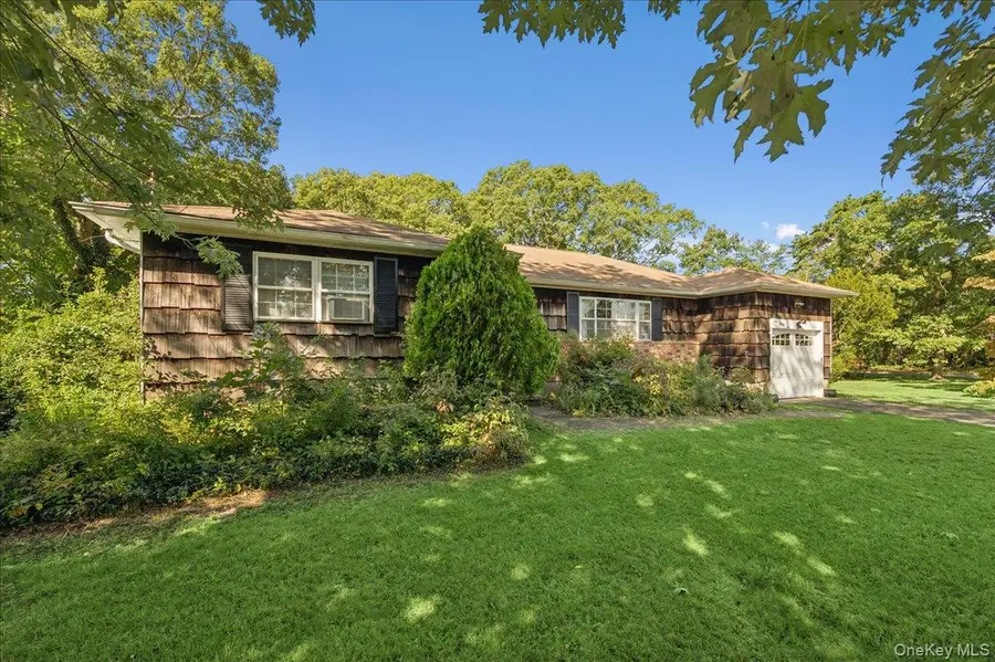 632 Spruce Avenue, Sayville, NY 11782 - #2
