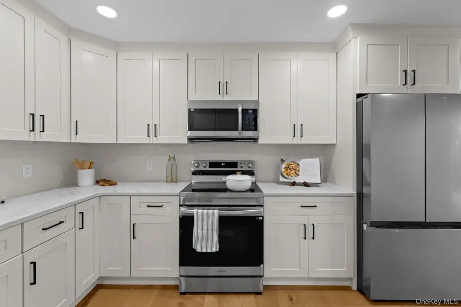 35 Winside Lane, Coram, NY 11727 - #3