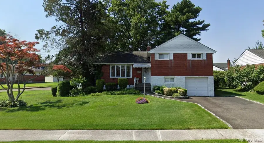 47 Felice Crescent, Hicksville, NY 11801 - #2