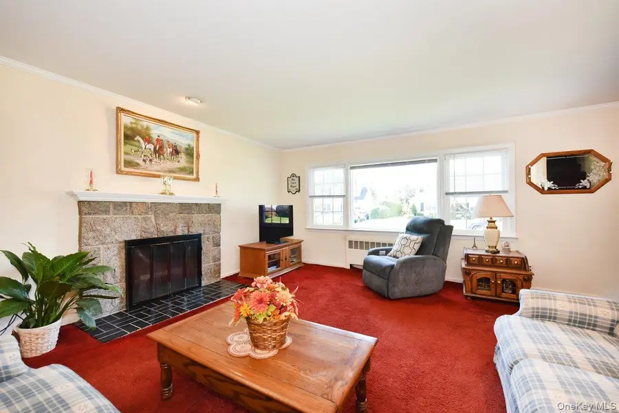 211 Wellington Road, Garden City, NY 11530 - #3