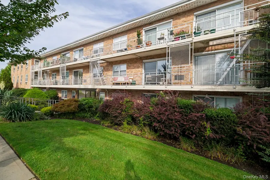 90 South Park #B1, Rockville Centre, NY 11570 - #2