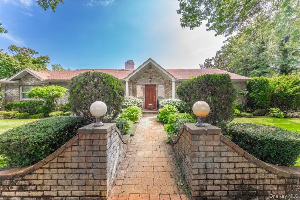 899 Green Place, Woodmere, NY 11598