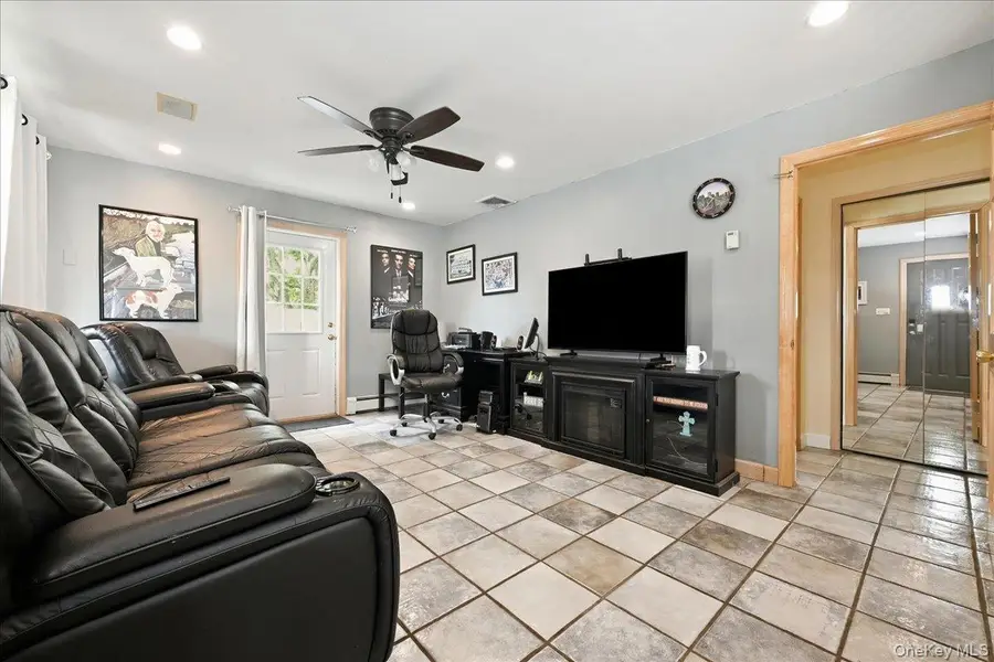 119 Periwinkle Road, Levittown, NY 11756 - #3