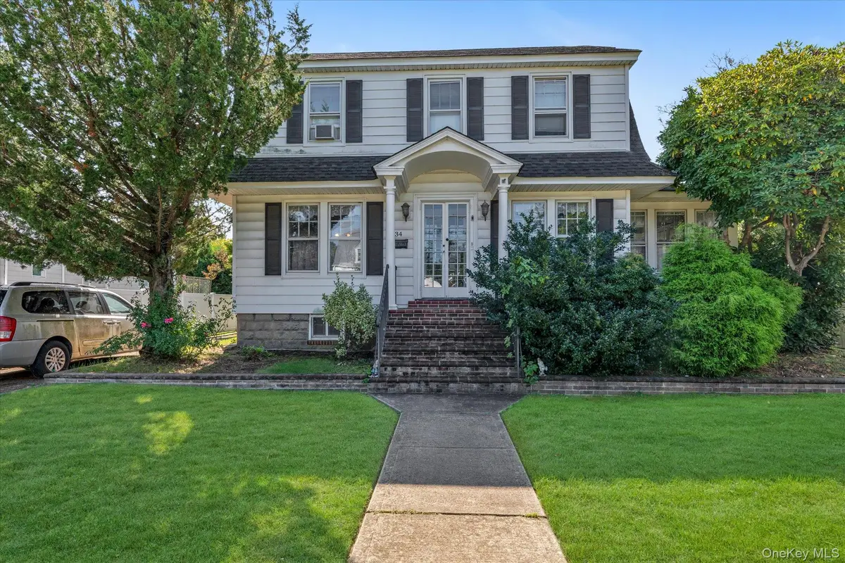 34 Kingsland Place, Babylon, NY 11702 - #1