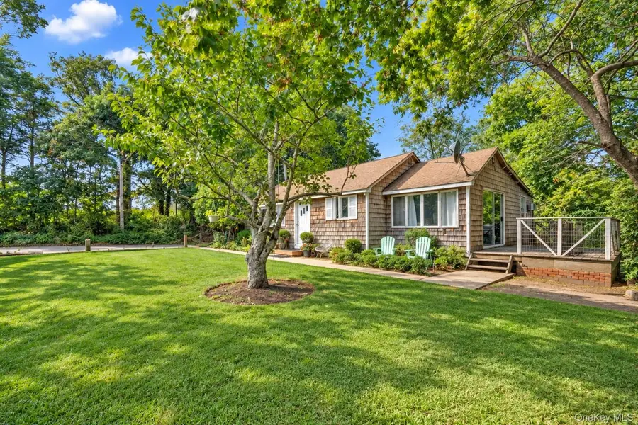 4 Holzman Drive, Hampton Bays, NY 11946 - #2
