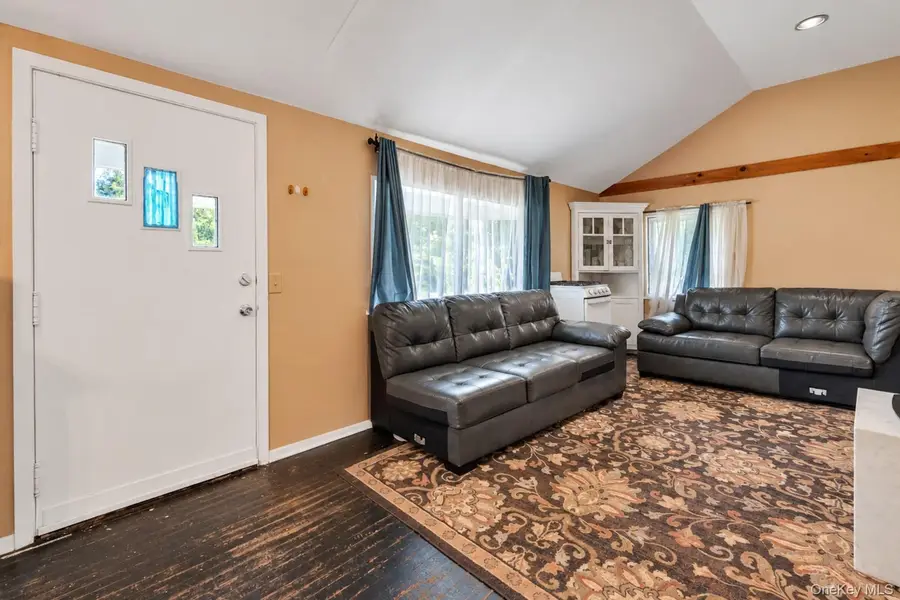 4 Holzman Drive, Hampton Bays, NY 11946 - #3