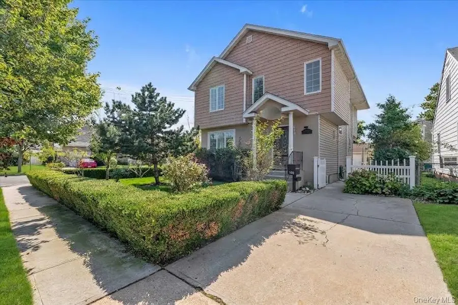 199 Royal Avenue, Mineola, NY 11501 - #3