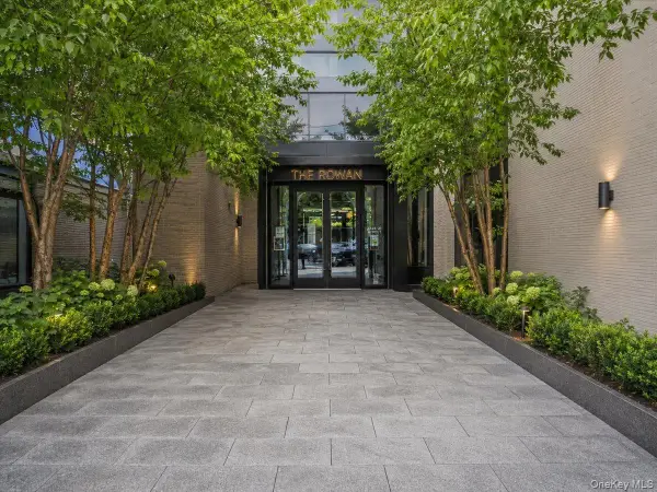 2121 31st Street #2C, Astoria, NY 11105