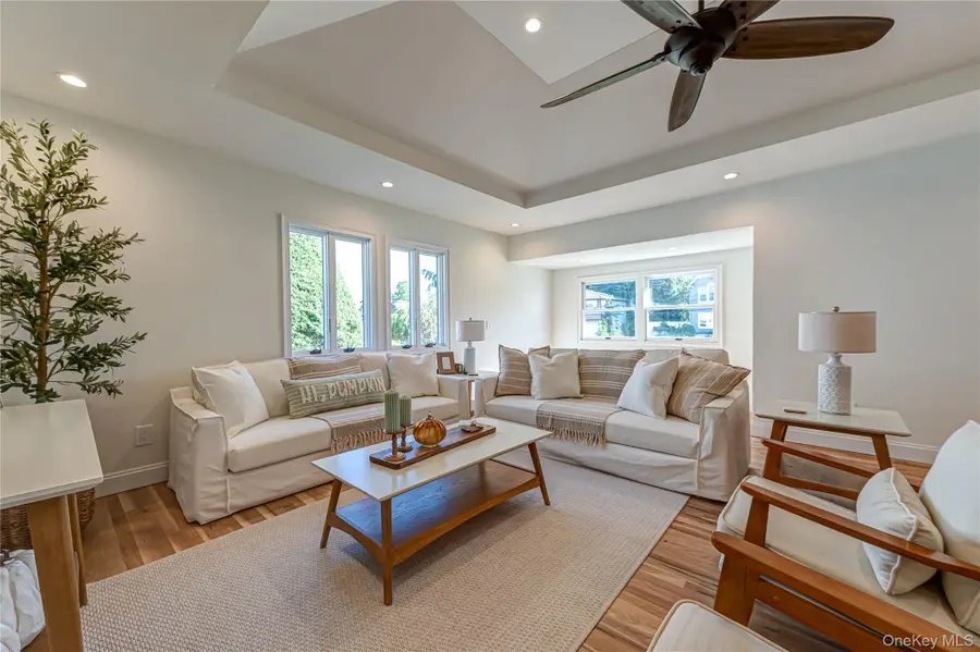 6 Evy Court, Sayville, NY 11782 - #3