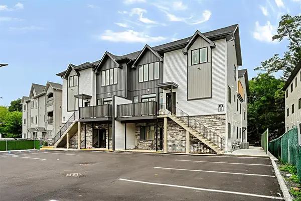 16 Phyllis Terrace #302, Monsey, NY 10952