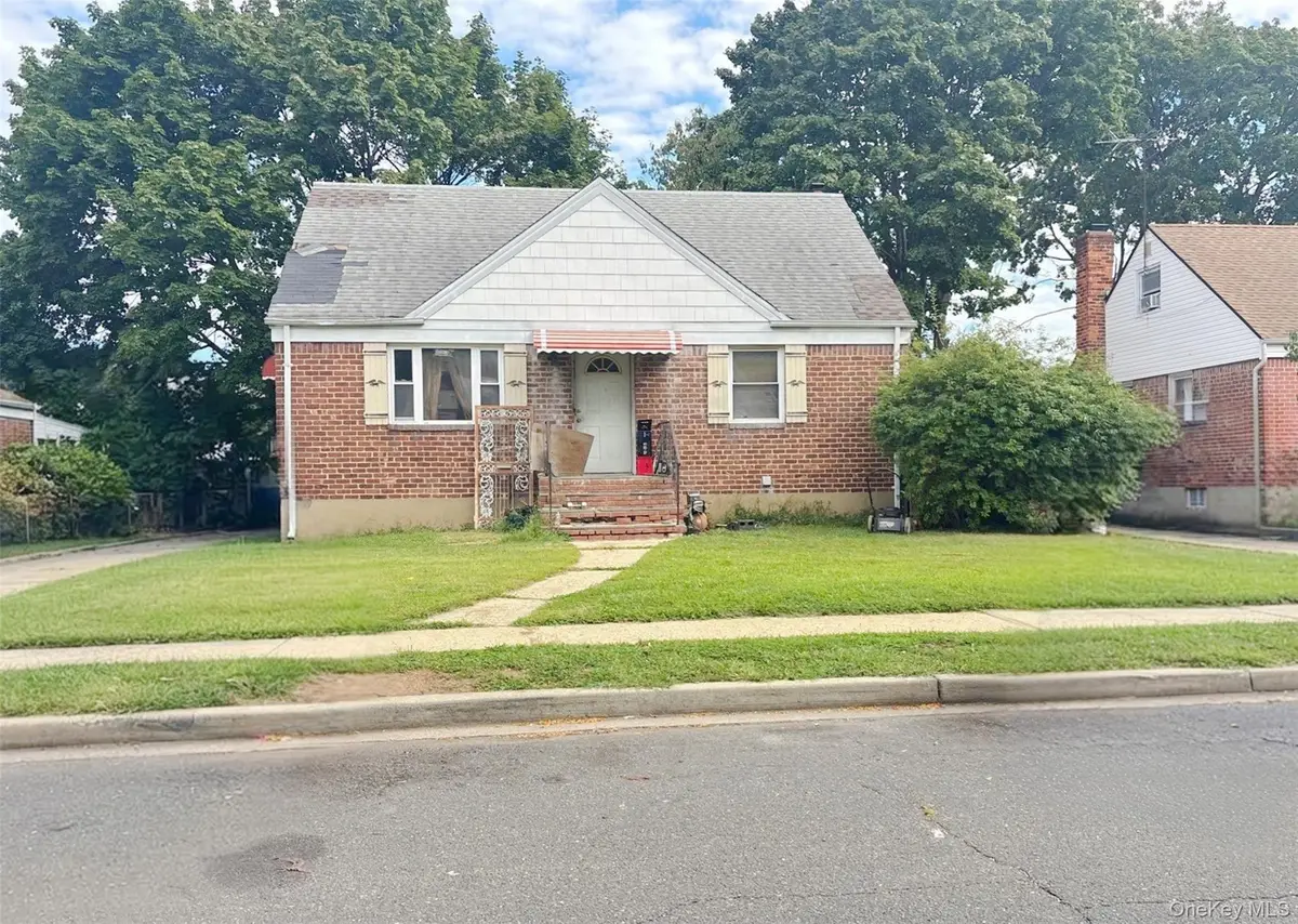 89 Chase Street, Hempstead, NY 11550 - #1