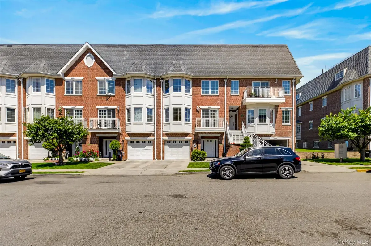 343 Soundview Lane, College Point, NY 11356 - #1