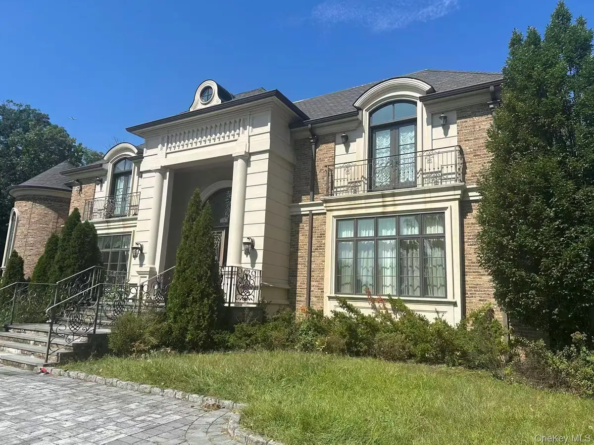 3 Moline Court, Great Neck, NY 11024 - #1