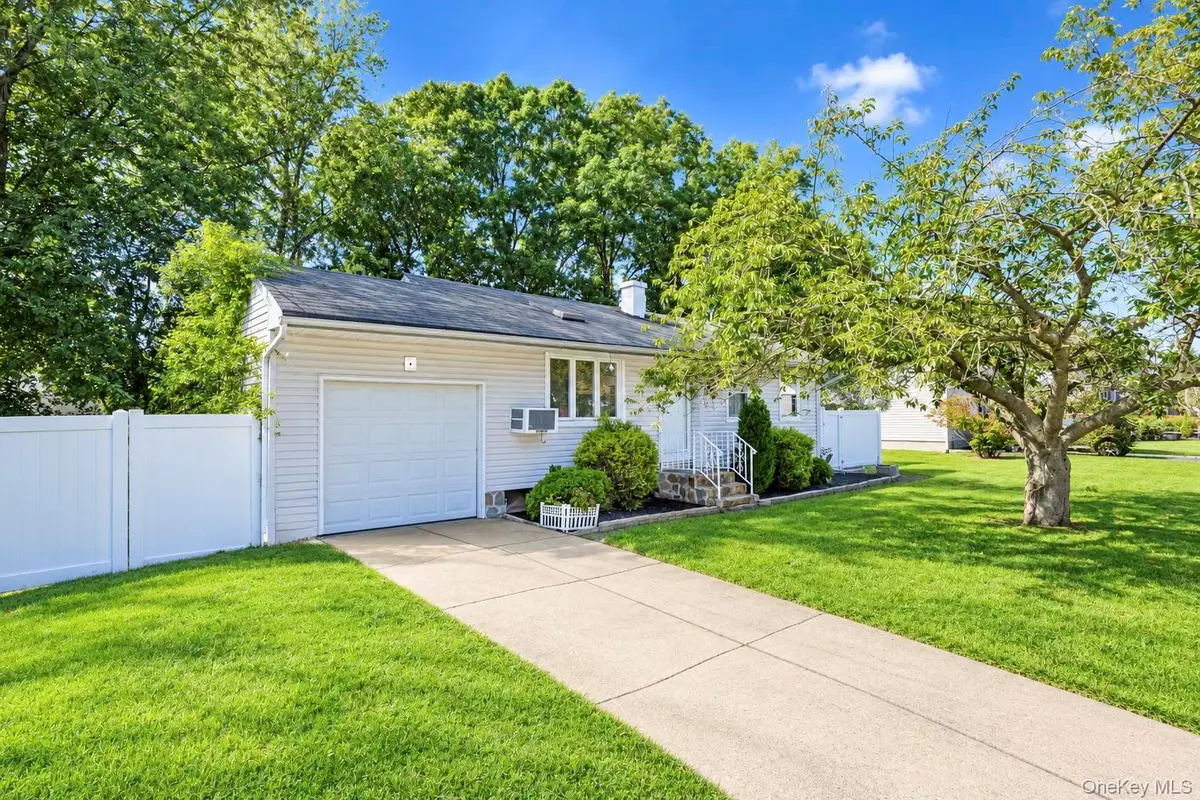 8 Norwalk Lane, Selden, NY 11784 - #1