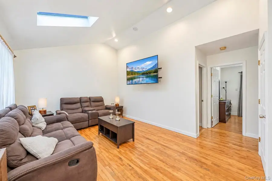 8 Norwalk Lane, Selden, NY 11784 - #3