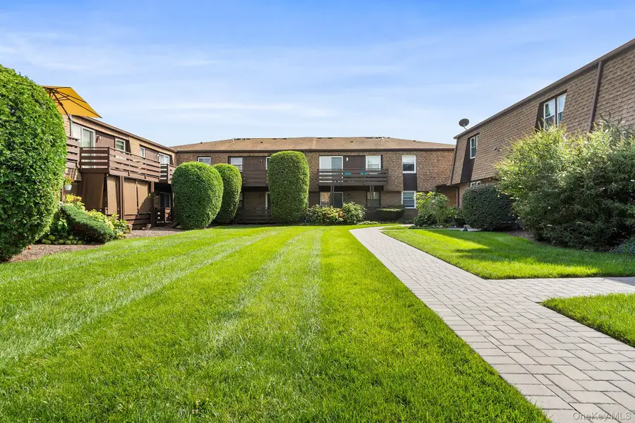 63 New Holland Village, Nanuet, NY 10954 - #2