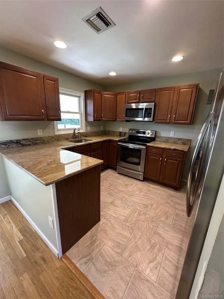 35 Sheridan Street, Huntington, NY 11743 - #3
