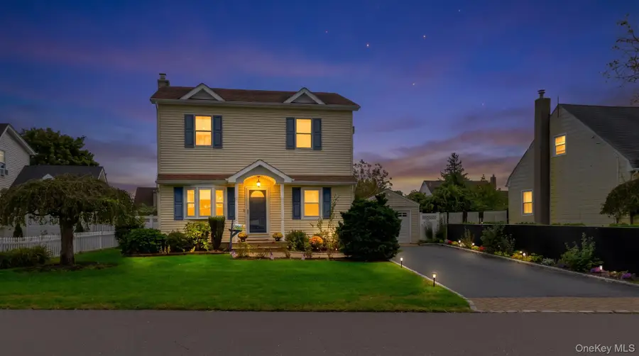 50 Peters Lane, North Babylon, NY 11703 - #3