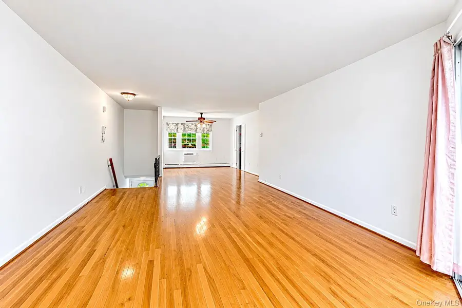 3221 Wilshire Lane #21E, Oakdale, NY 11769 - #3