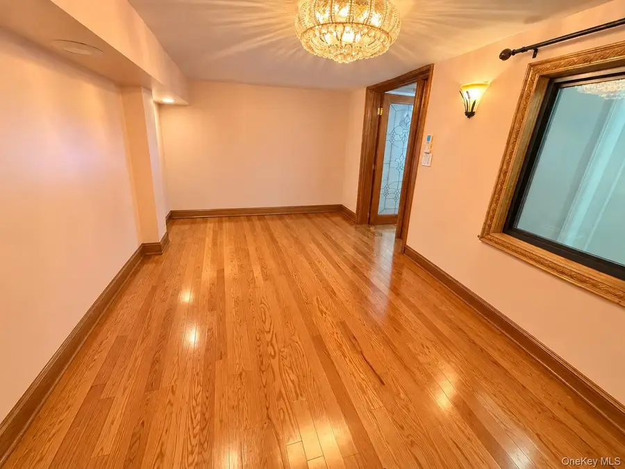 9122 Sutter Avenue, Ozone Park, NY 11417 - #2