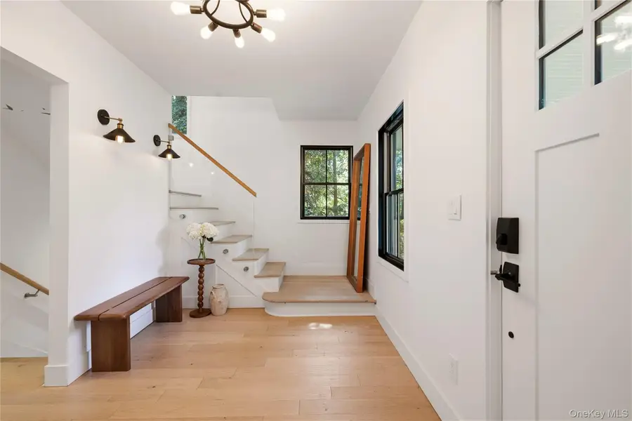 10 The Locusts, Roslyn Estates, NY 11576 - #2