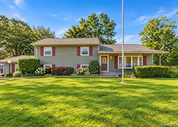 14 Valewood Drive, New Windsor, NY 12553