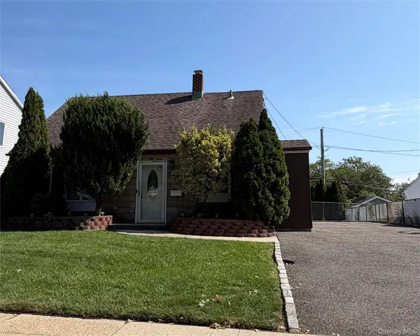 69 Slate Lane, Levittown, NY 11756