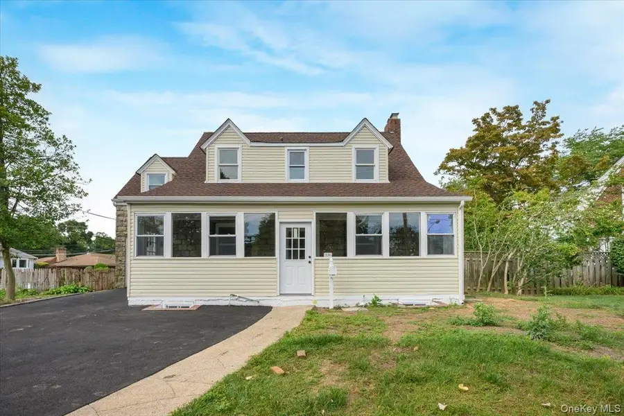 336 W Seaman Avenue, Freeport, NY 11520 - #2