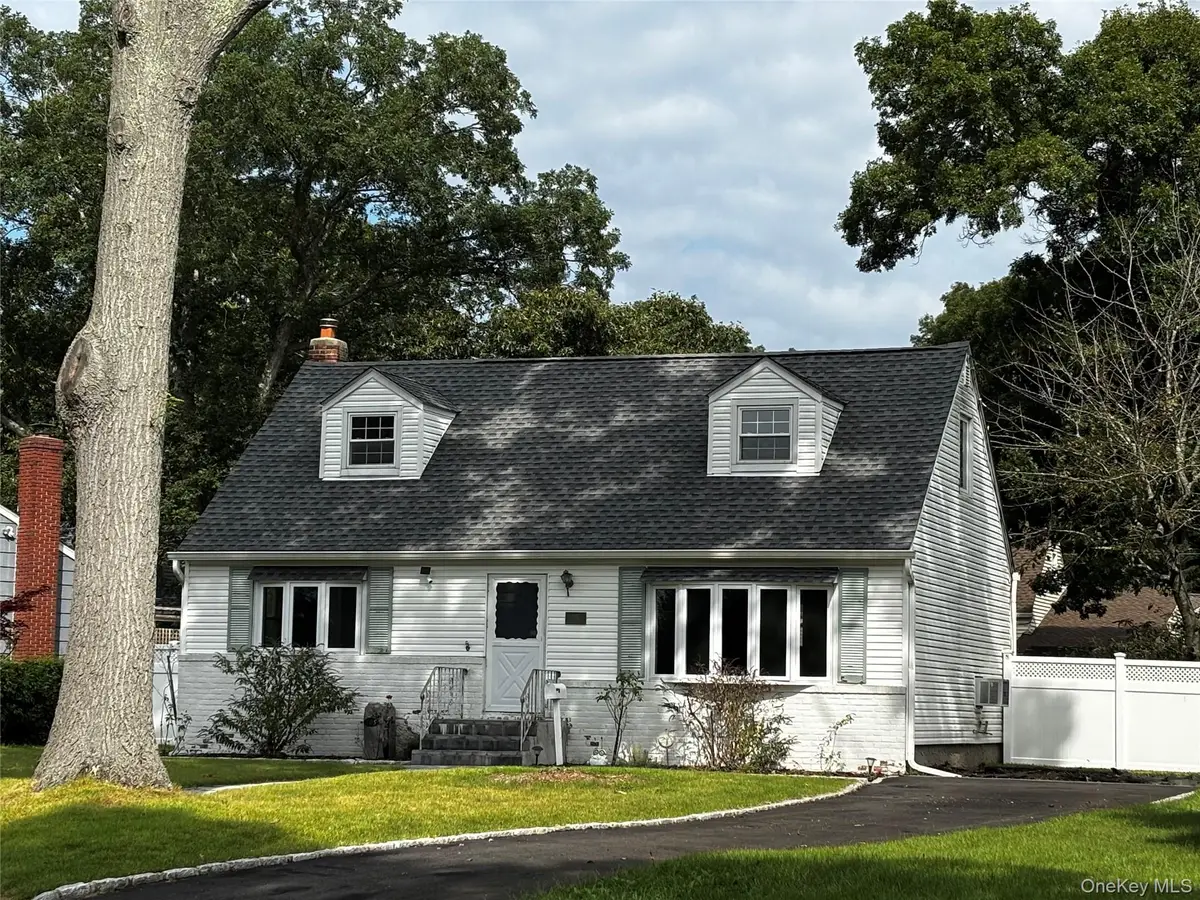 105 Rutledge Road, North Babylon, NY 11703 - #1
