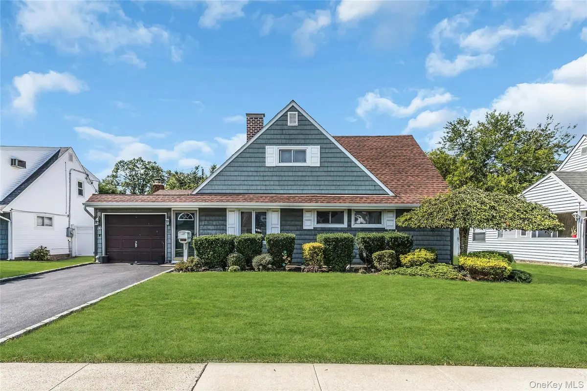 30 Cable Lane, Hicksville, NY 11801 - #1