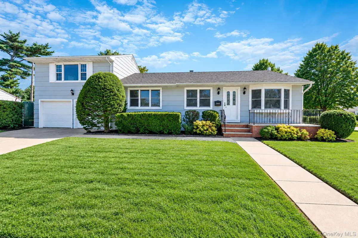 745 Anderson Avenue, Franklin Square, NY 11010 - #1
