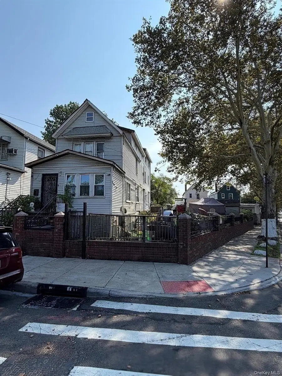 13802 106th Avenue, Jamaica, NY 11435 - #2