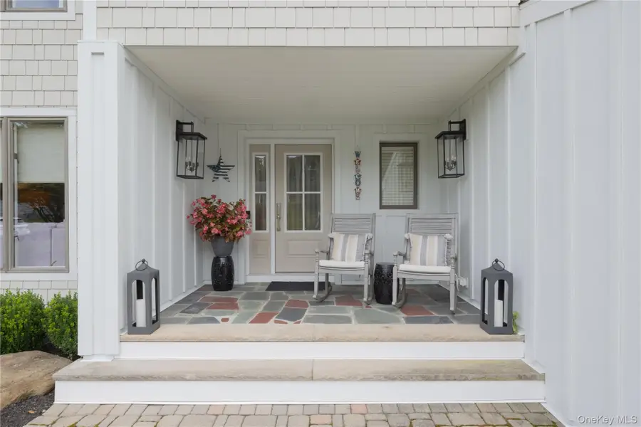 16 Lark Street, Pearl River, NY 10965 - #3