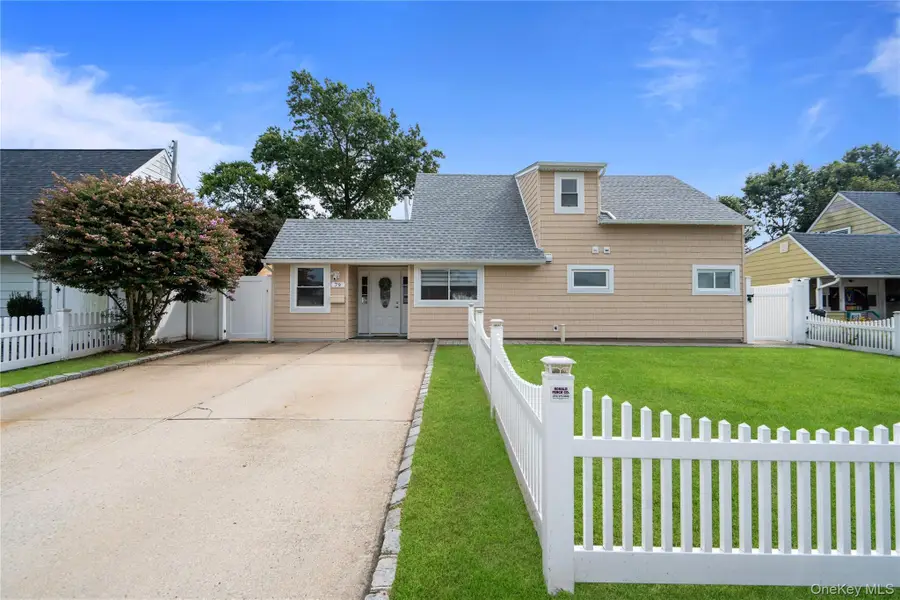 79 Albatross Road, Levittown, NY 11756 - #3