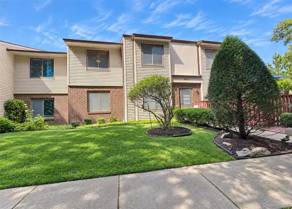 924 Skyline Drive, Coram, NY 11727