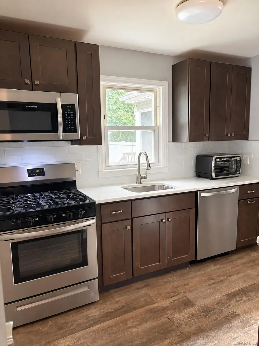 8 Canary Place, Farmingville, NY 11738 - #3