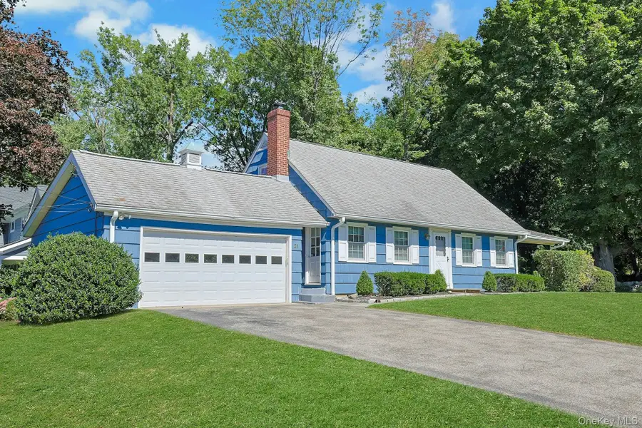 21 Elm Street E, Valhalla, NY 10595 - #2