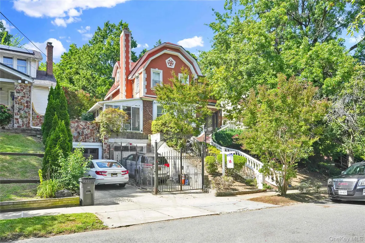 84-42 Charlecote Ridge, Jamaica, NY 11432 - #1