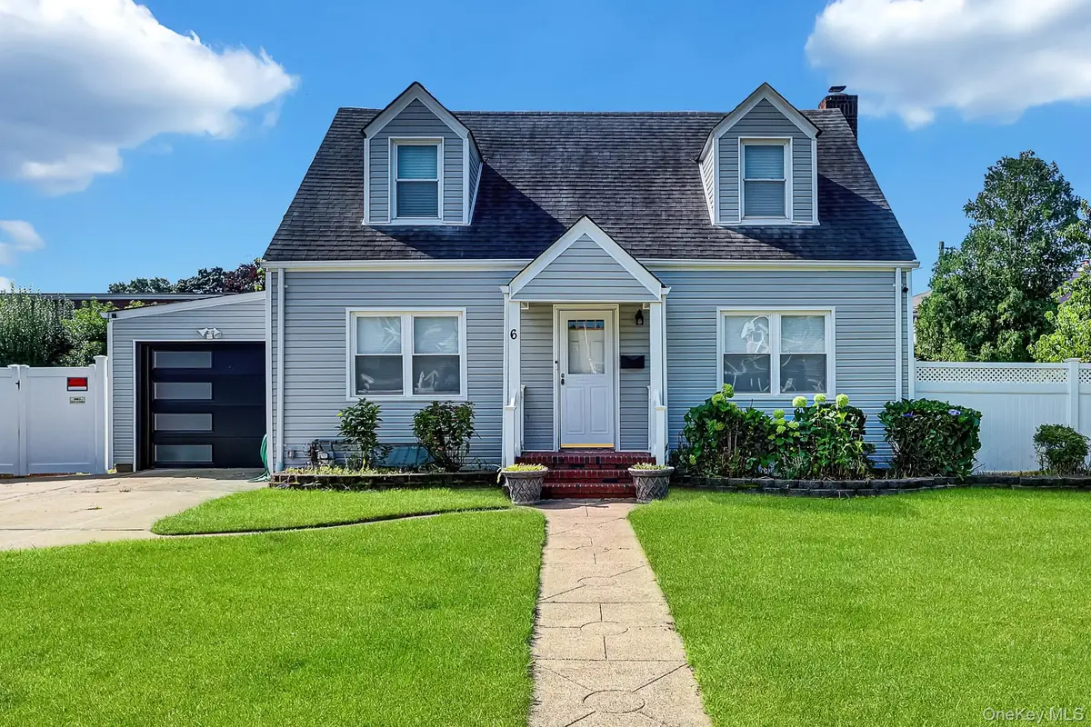 6 Manchester Street, Westbury, NY 11590 - #1