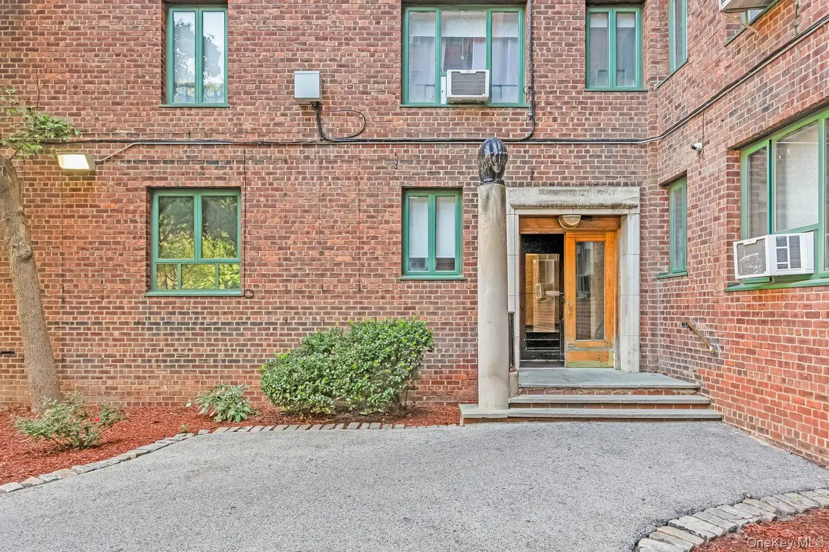 1560 Metropolitan Avenue #5B, Bronx, NY 10462 - #1