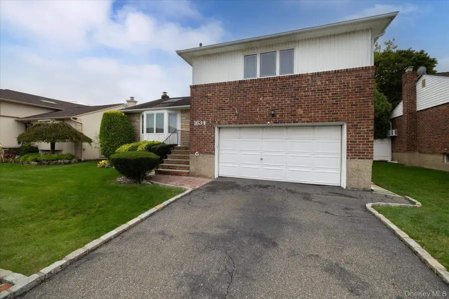 1634 Cynron Lane, East Meadow, NY 11554 - #2