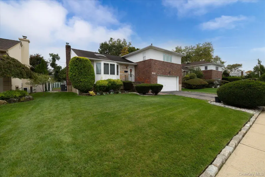 1634 Cynron Lane, East Meadow, NY 11554 - #3