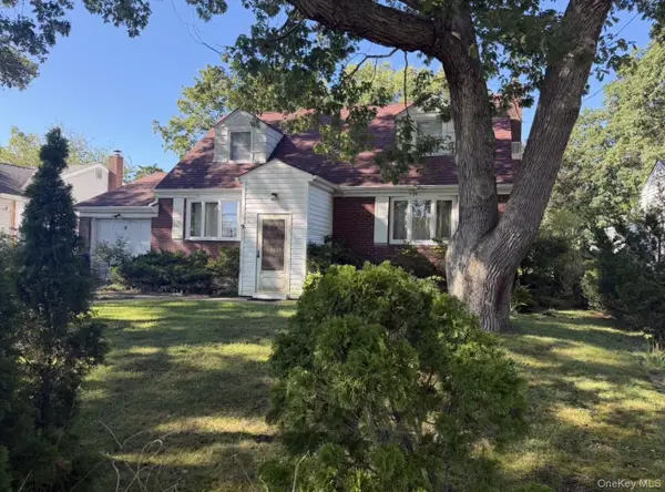9 Stillwell Street, Huntington, NY 11743