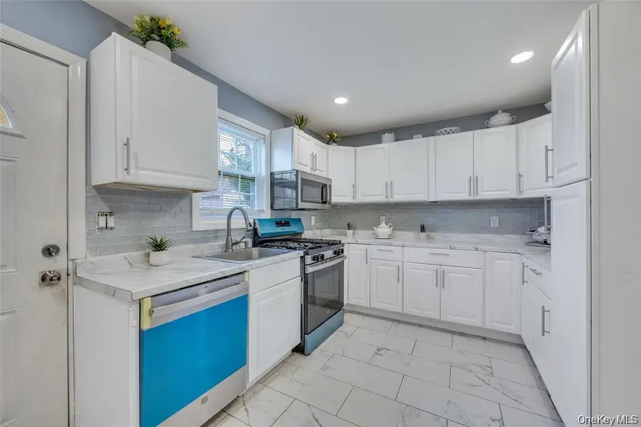 178 Warwick Road, Elmont, NY 11003 - #3